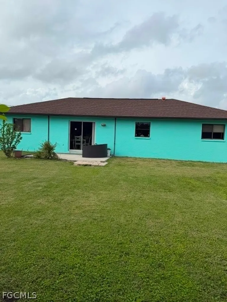322 SE 46th Lane Cape Coral FL 33904