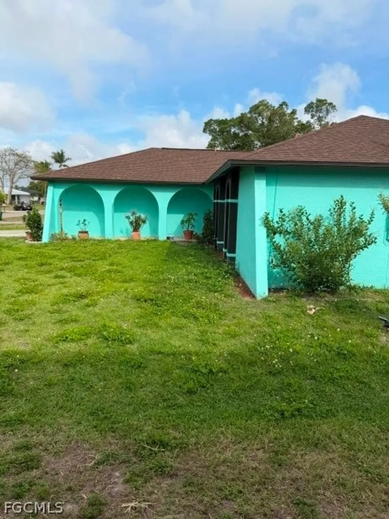 322 SE 46th Lane Cape Coral FL 33904