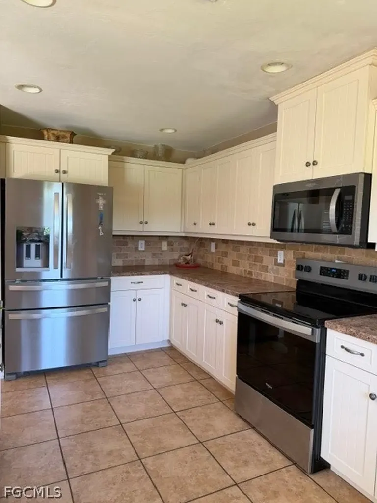 322 SE 46th Lane Cape Coral FL 33904