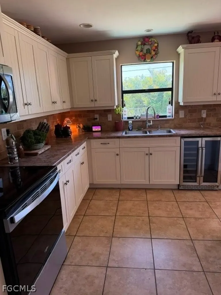 322 SE 46th Lane Cape Coral FL 33904