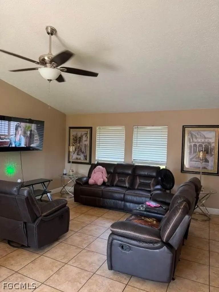 322 SE 46th Lane Cape Coral FL 33904