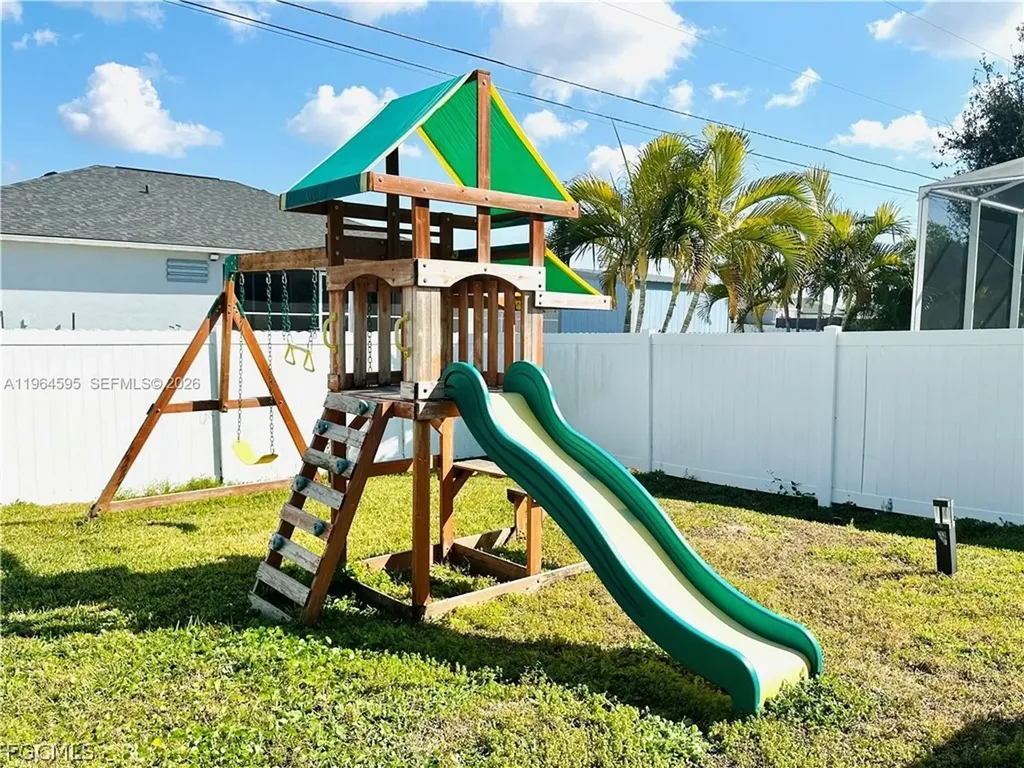 1137 NE 4th Place Cape Coral FL 33909