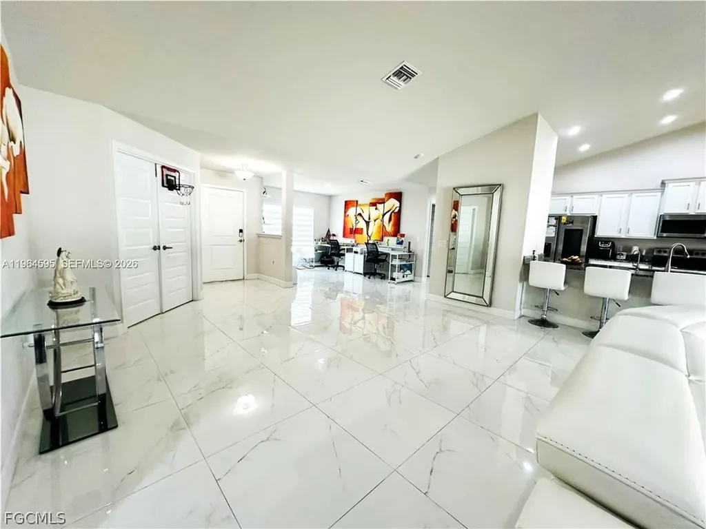 1137 NE 4th Place Cape Coral FL 33909