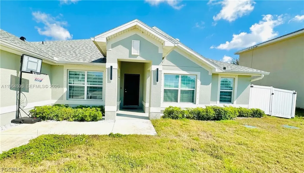 1137 NE 4th Place Cape Coral FL 33909
