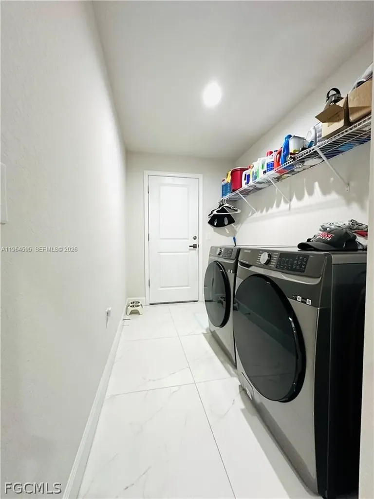 1137 NE 4th Place Cape Coral FL 33909