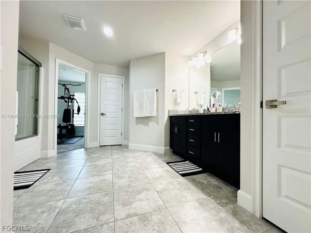 1137 NE 4th Place Cape Coral FL 33909