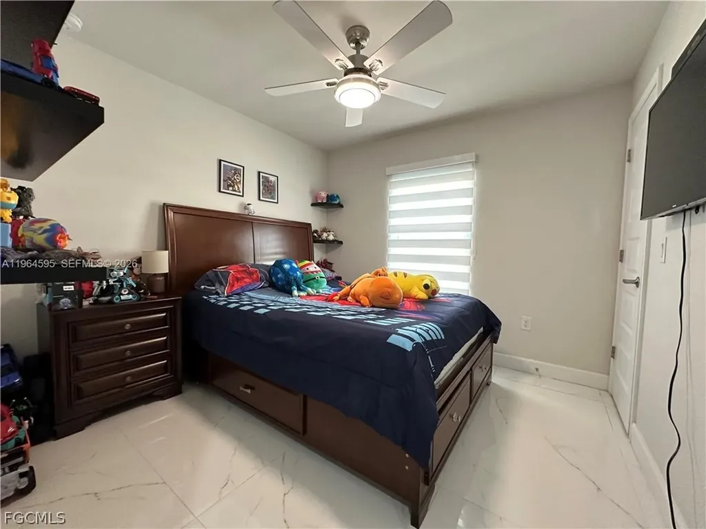 1137 NE 4th Place Cape Coral FL 33909