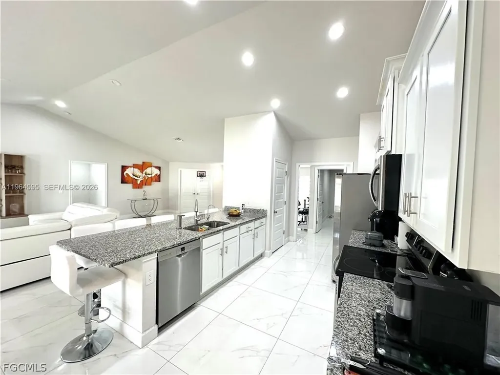 1137 NE 4th Place Cape Coral FL 33909