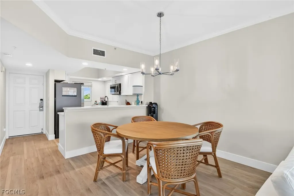 255 Periwinkle Way Sanibel FL 33957