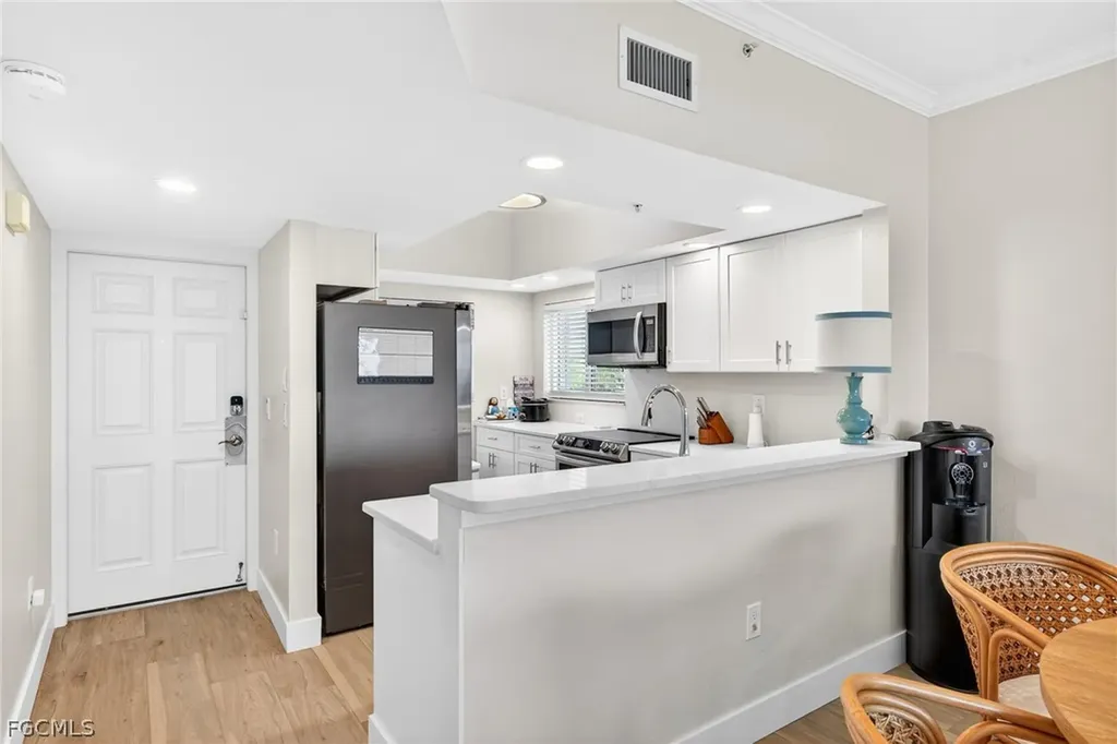 255 Periwinkle Way Sanibel FL 33957