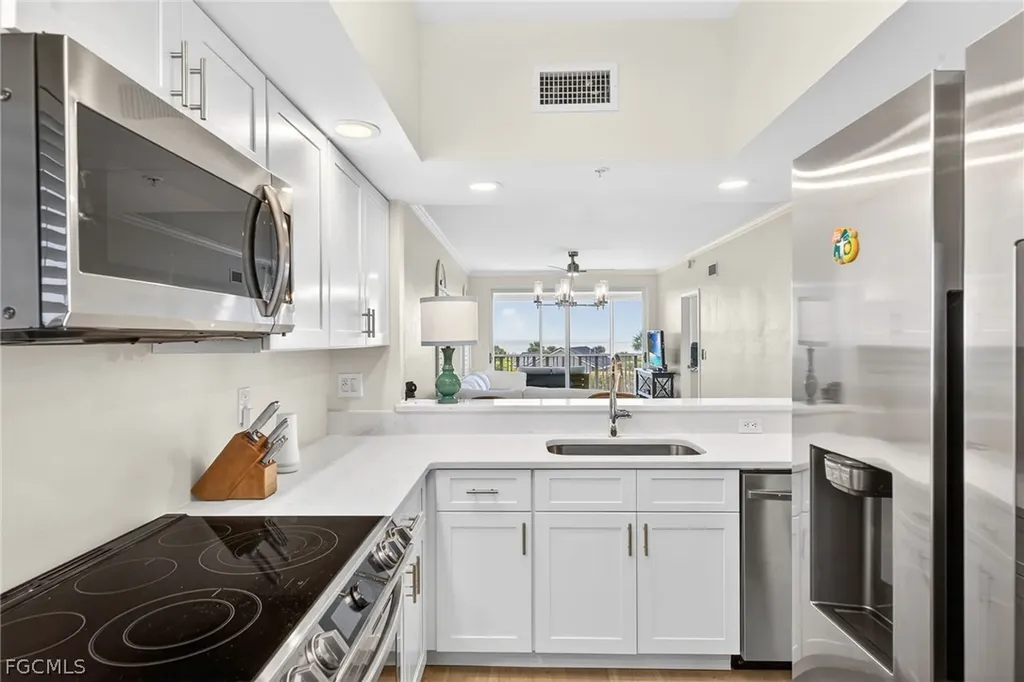 255 Periwinkle Way Sanibel FL 33957