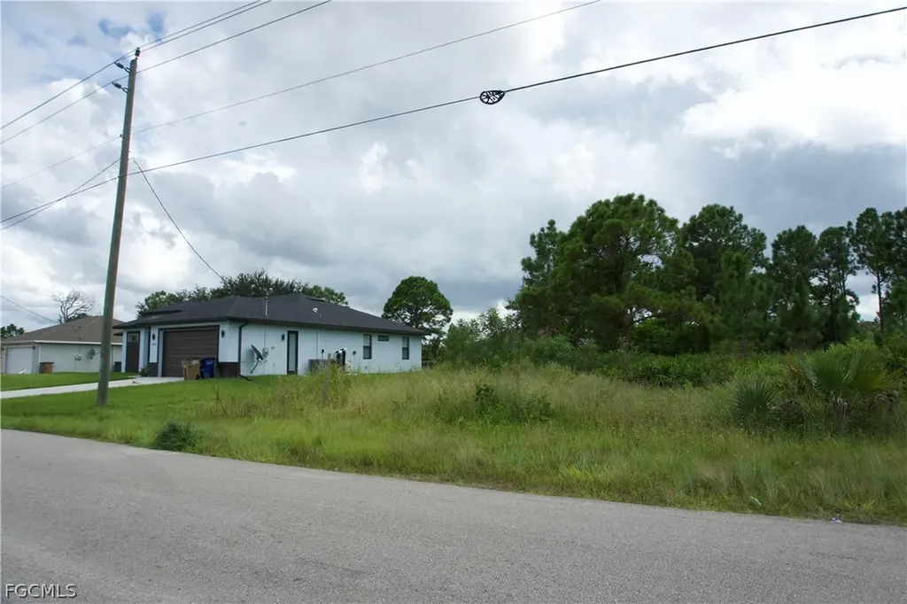 2807 42nd Street W Lehigh Acres FL 33971