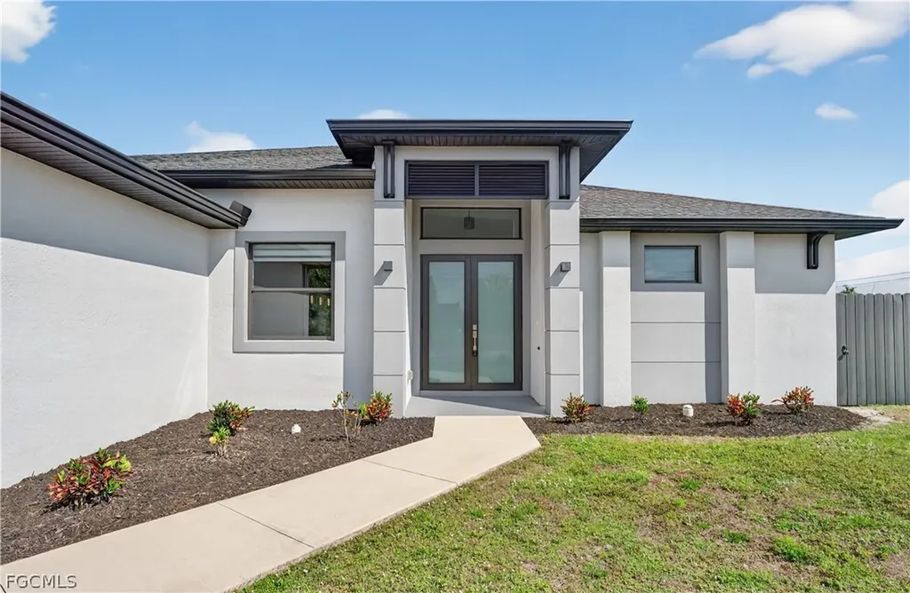 201 NW 3rd Lane Cape Coral FL 33993
