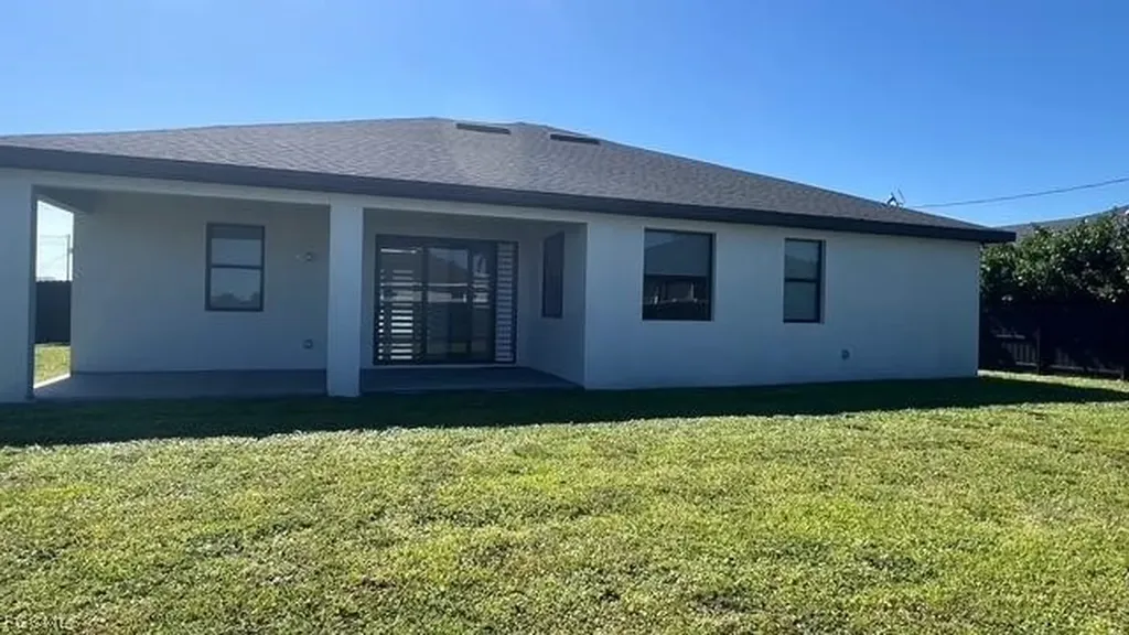 201 NW 3rd Lane Cape Coral FL 33993