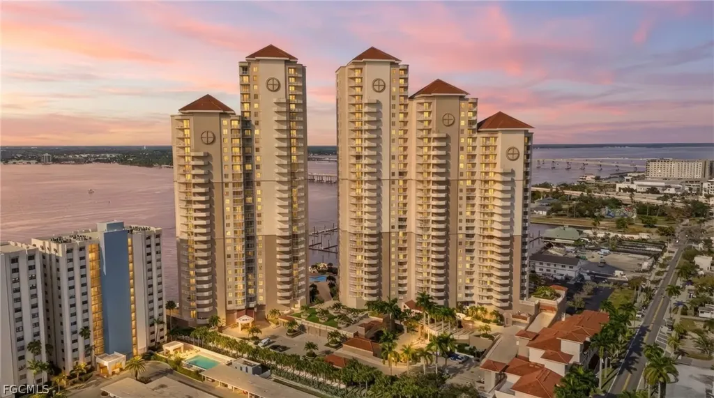 Fort Myers FL, 2090 W 1st Street, Unit 1206