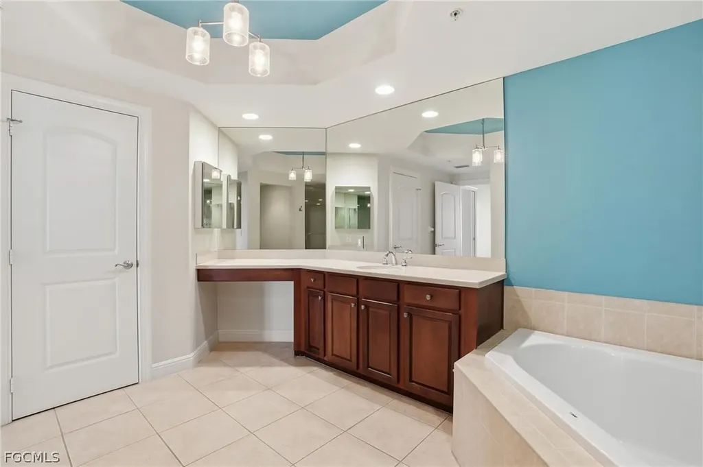2090 W 1st Street Fort Myers FL 33901