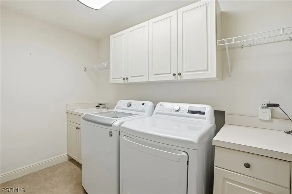 2090 W 1st Street Fort Myers FL 33901