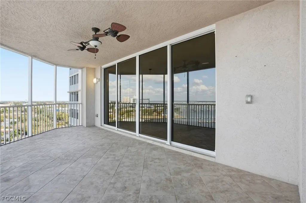 2090 W 1st Street Fort Myers FL 33901
