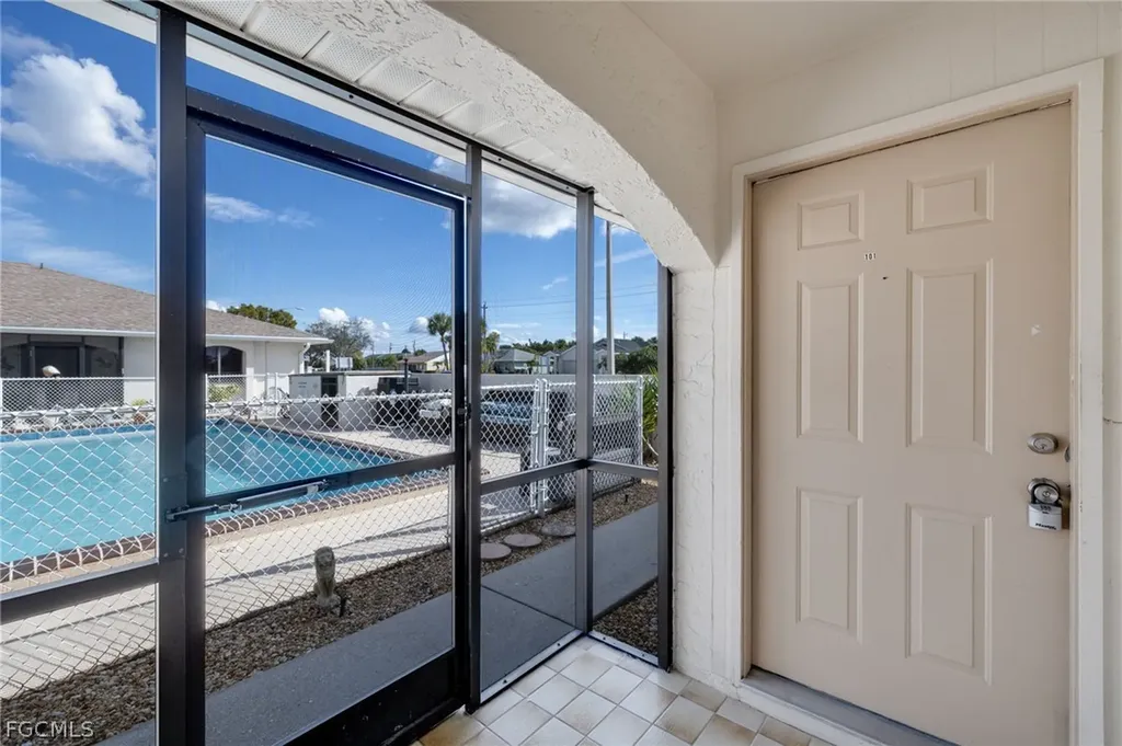 1113 Cape Coral Parkway W Cape Coral FL 33914