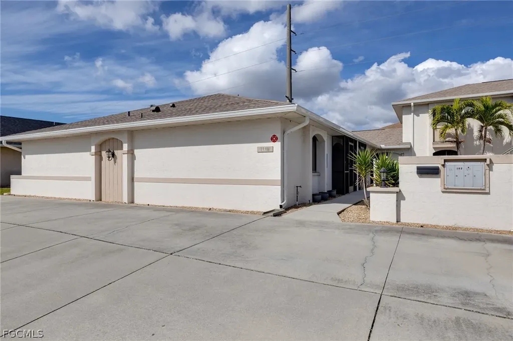 1113 Cape Coral Parkway W Cape Coral FL 33914