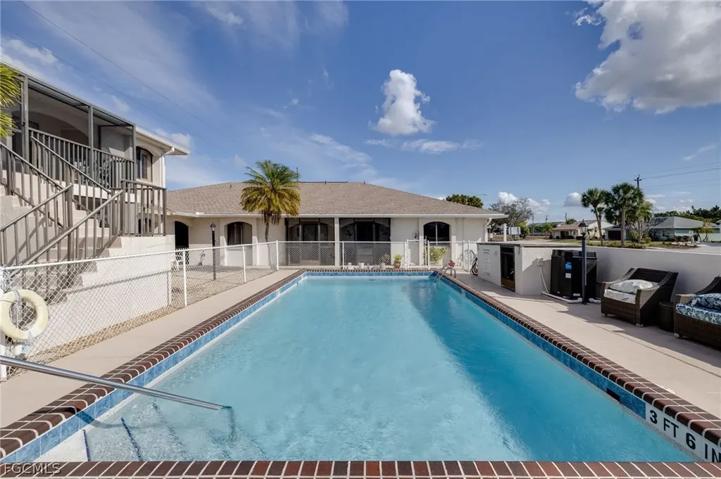 1113 Cape Coral Parkway W Cape Coral FL 33914