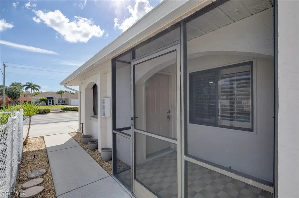 1113 Cape Coral Parkway W Cape Coral FL 33914