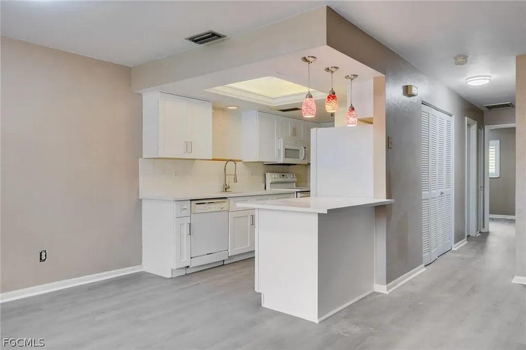 1113 Cape Coral Parkway W Cape Coral FL 33914