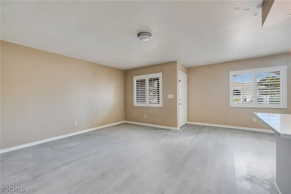1113 Cape Coral Parkway W Cape Coral FL 33914