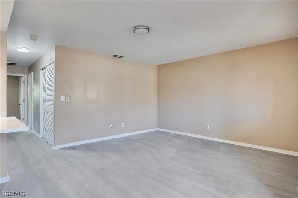 1113 Cape Coral Parkway W Cape Coral FL 33914