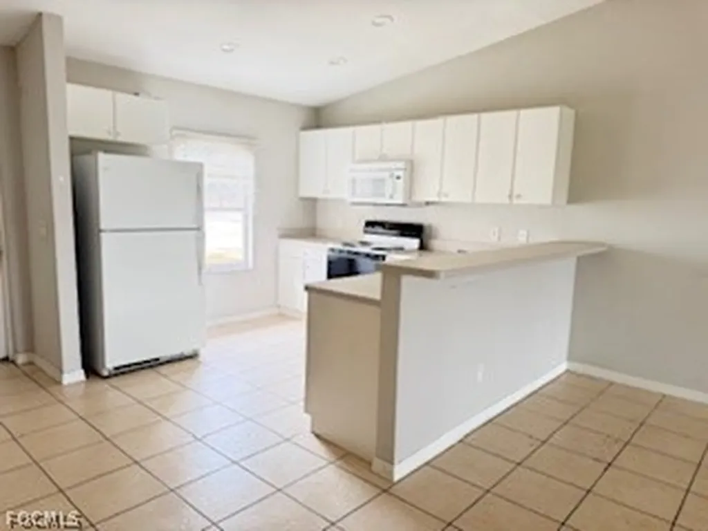 1817 Santa Barbara Boulevard Cape Coral FL 33991