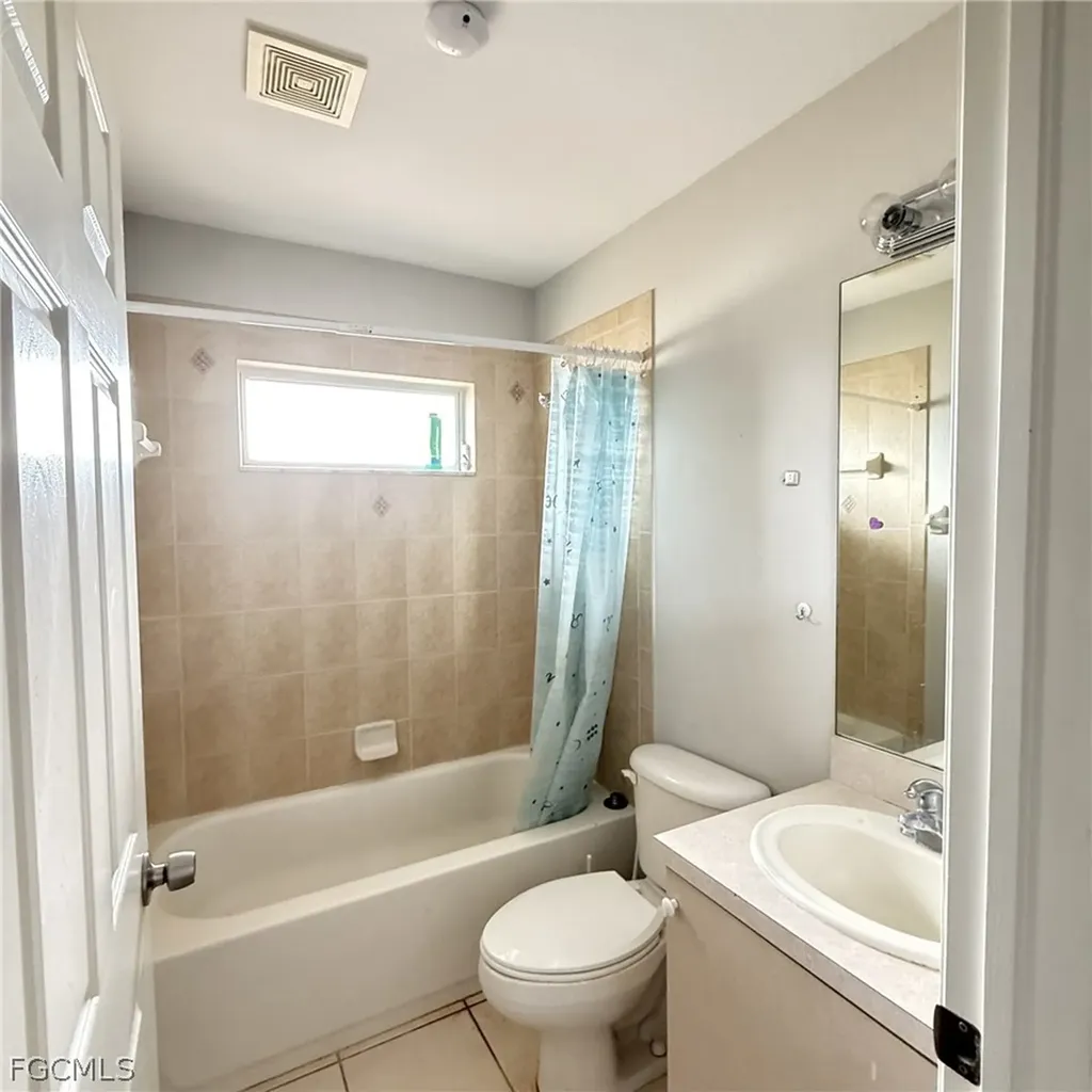 1817 Santa Barbara Boulevard Cape Coral FL 33991