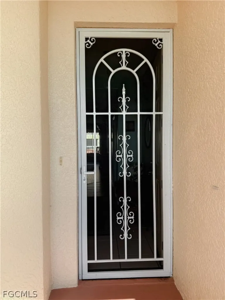 1137 Van Loon Commons Circle Cape Coral FL 33909