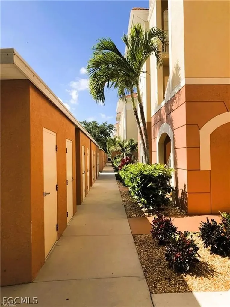 1137 Van Loon Commons Circle Cape Coral FL 33909