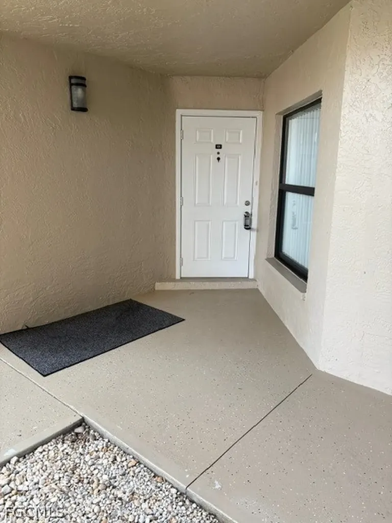 9627 Eaton Gardens Lane Fort Myers FL 33919