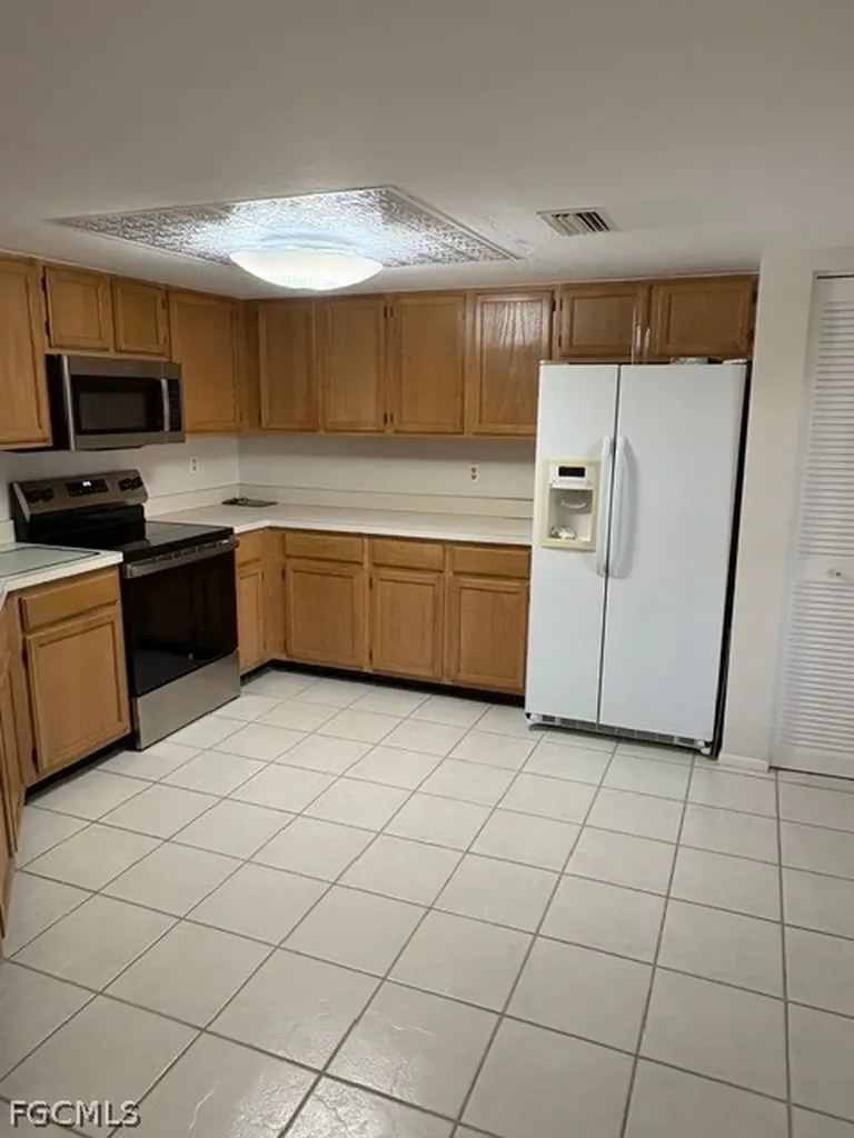9627 Eaton Gardens Lane Fort Myers FL 33919