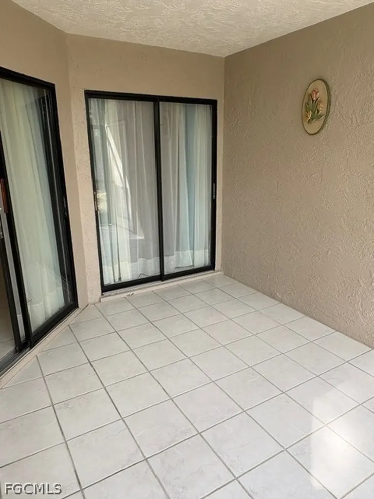 9627 Eaton Gardens Lane Fort Myers FL 33919