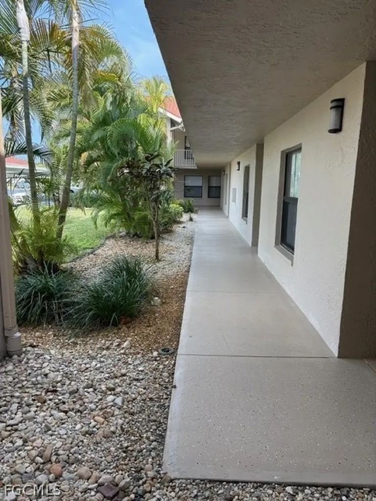 9627 Eaton Gardens Lane Fort Myers FL 33919