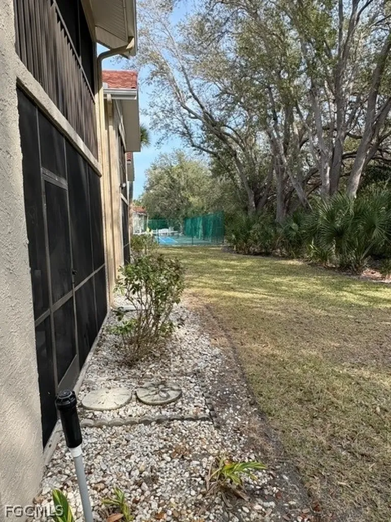 9627 Eaton Gardens Lane Fort Myers FL 33919