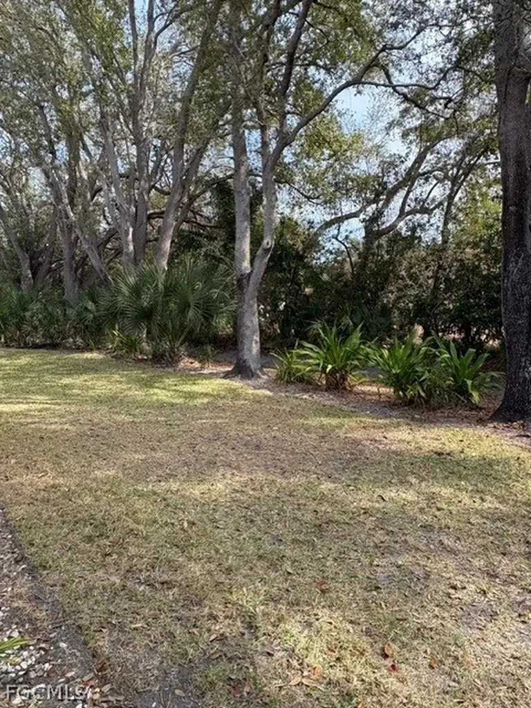 9627 Eaton Gardens Lane Fort Myers FL 33919