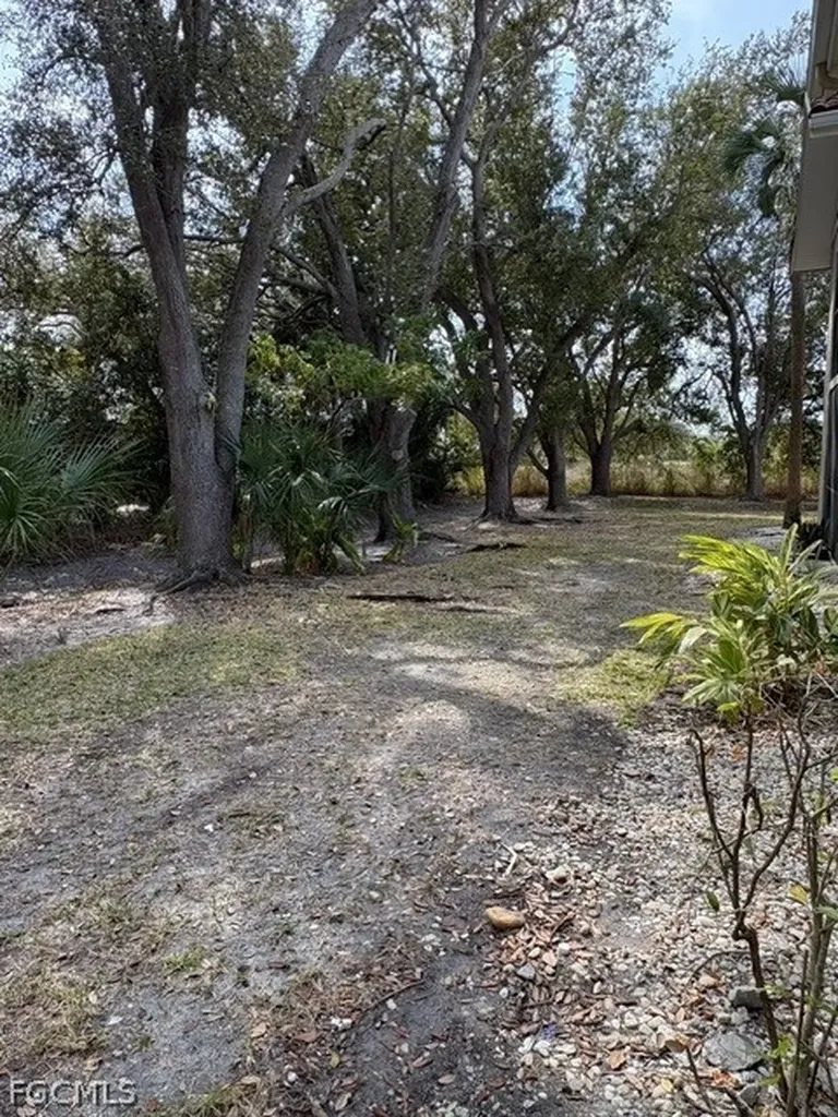 9627 Eaton Gardens Lane Fort Myers FL 33919