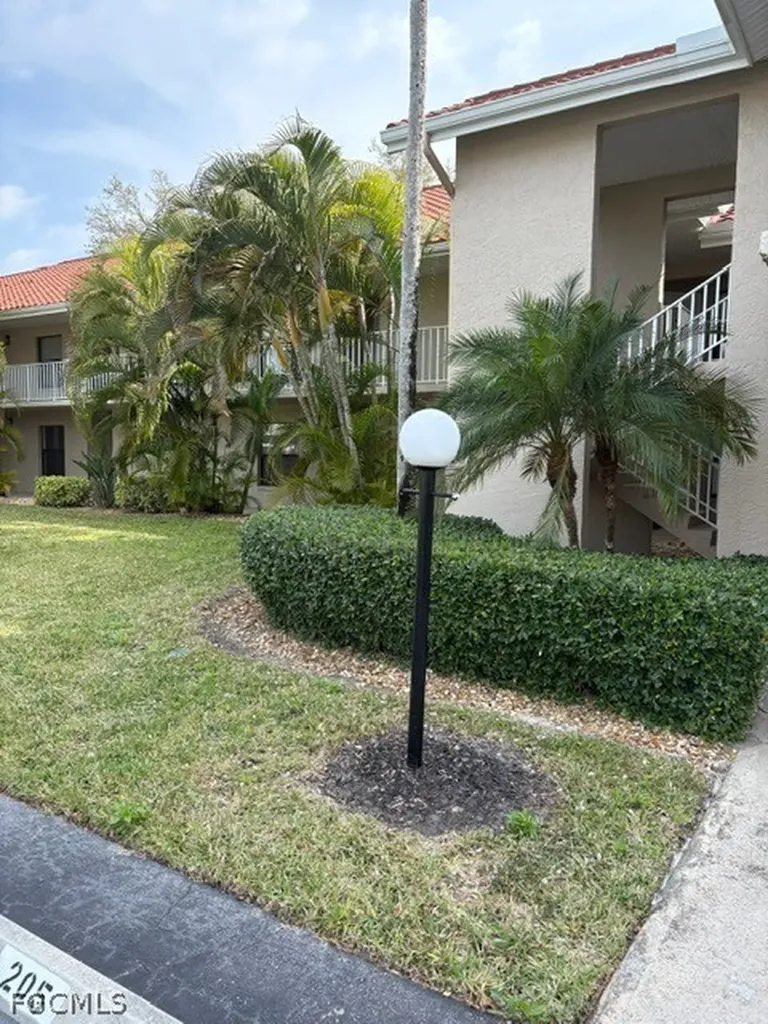 9627 Eaton Gardens Lane Fort Myers FL 33919