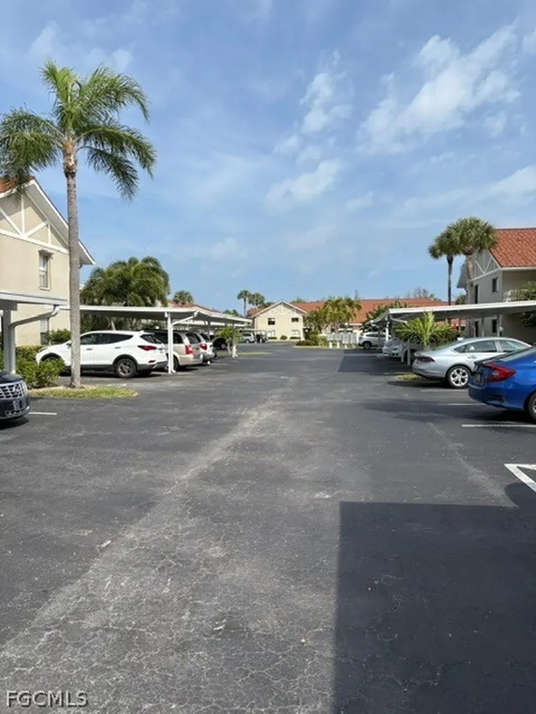 9627 Eaton Gardens Lane Fort Myers FL 33919