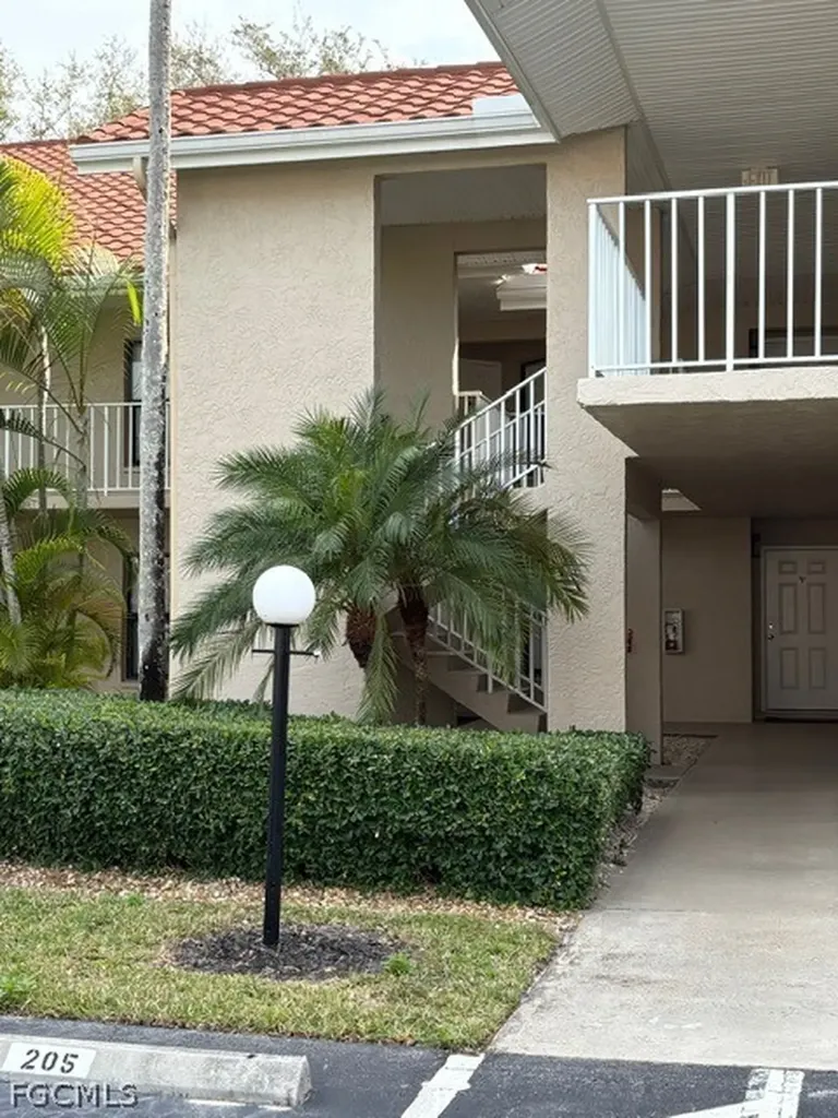 9627 Eaton Gardens Lane Fort Myers FL 33919