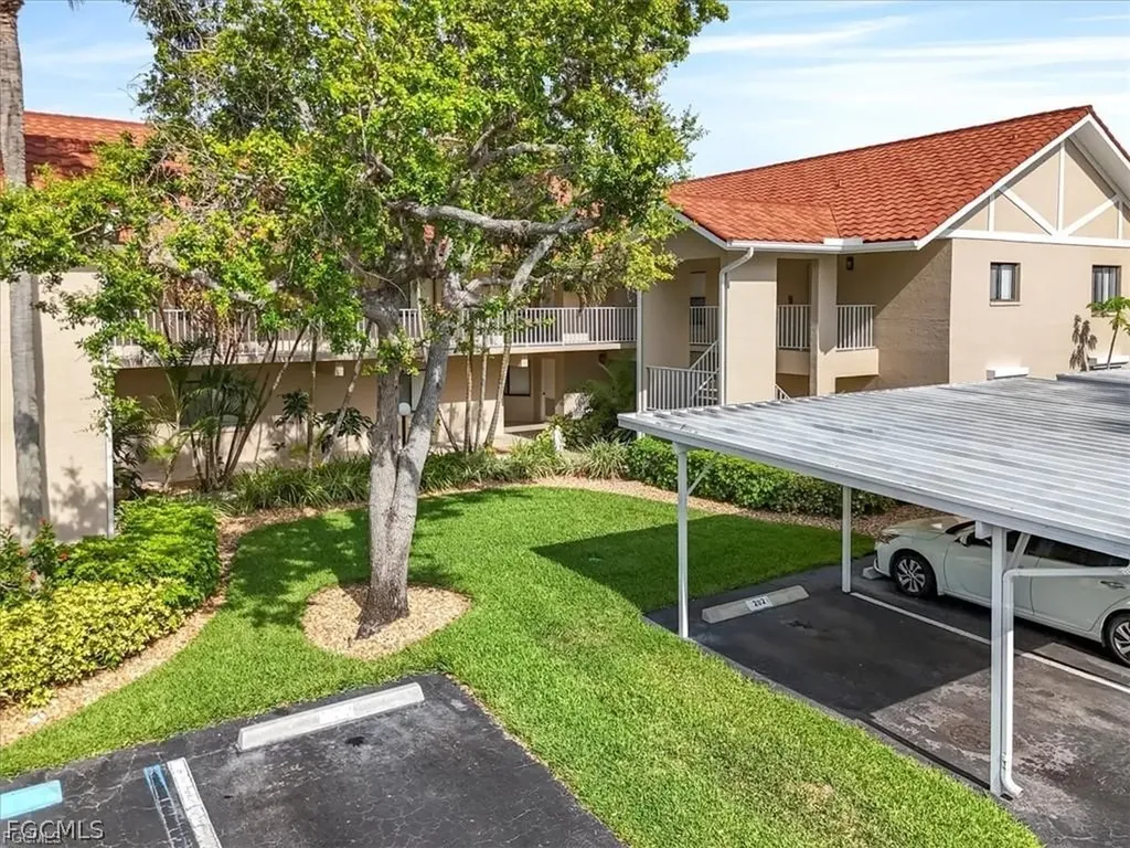 9627 Eaton Gardens Lane Fort Myers FL 33919