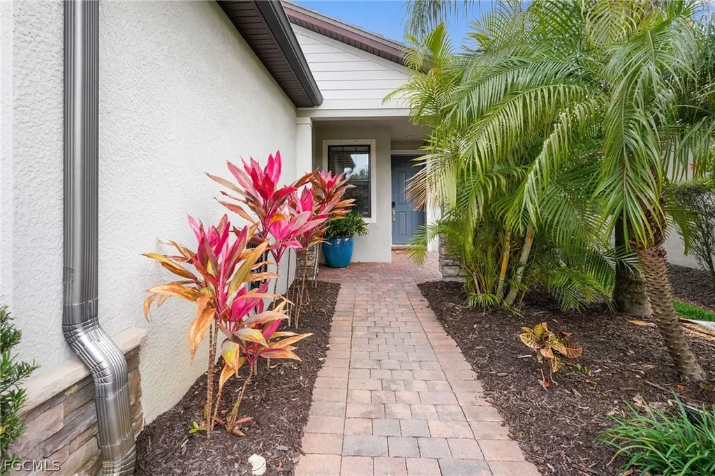 10804 Glenhurst Street Fort Myers FL 33913