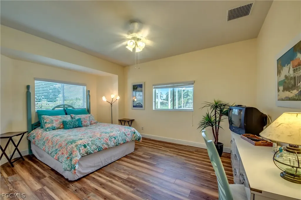 5244 Willow Court Cape Coral FL 33904