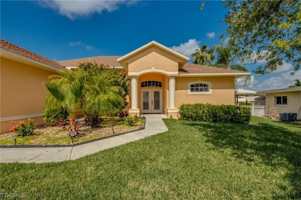 5244 Willow Court Cape Coral FL 33904