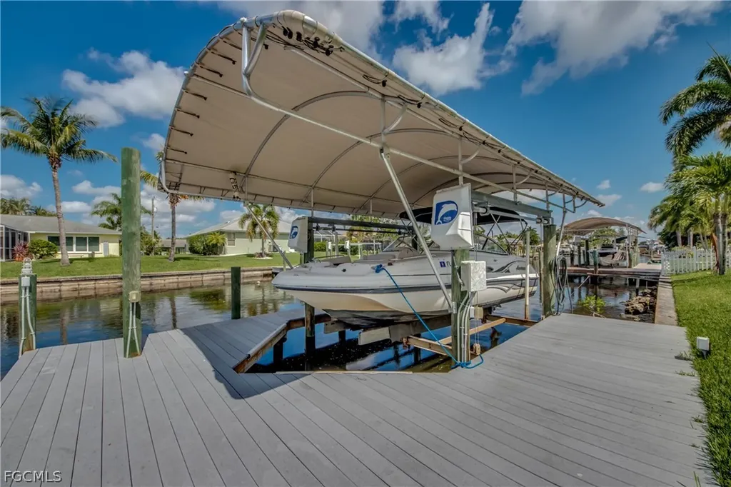 5244 Willow Court Cape Coral FL 33904