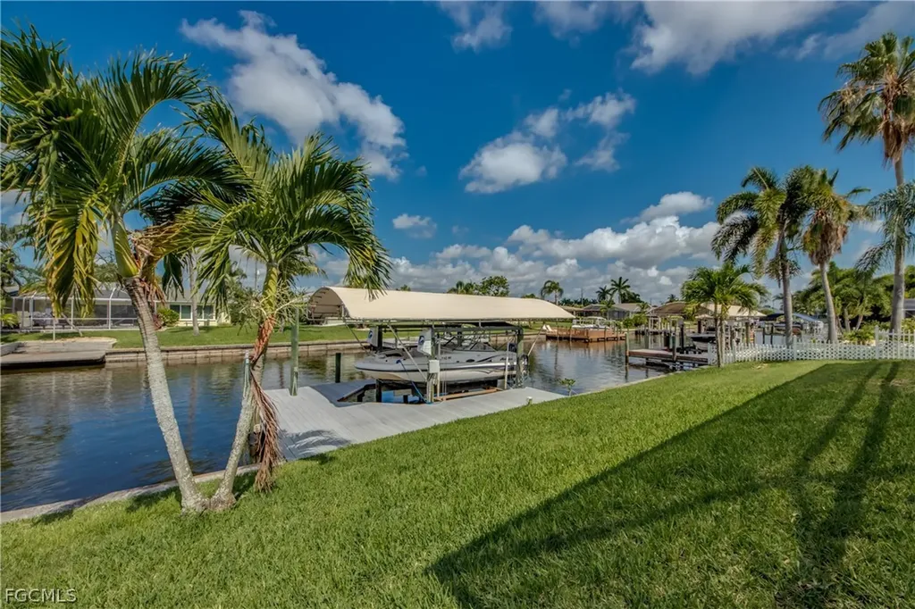 5244 Willow Court Cape Coral FL 33904