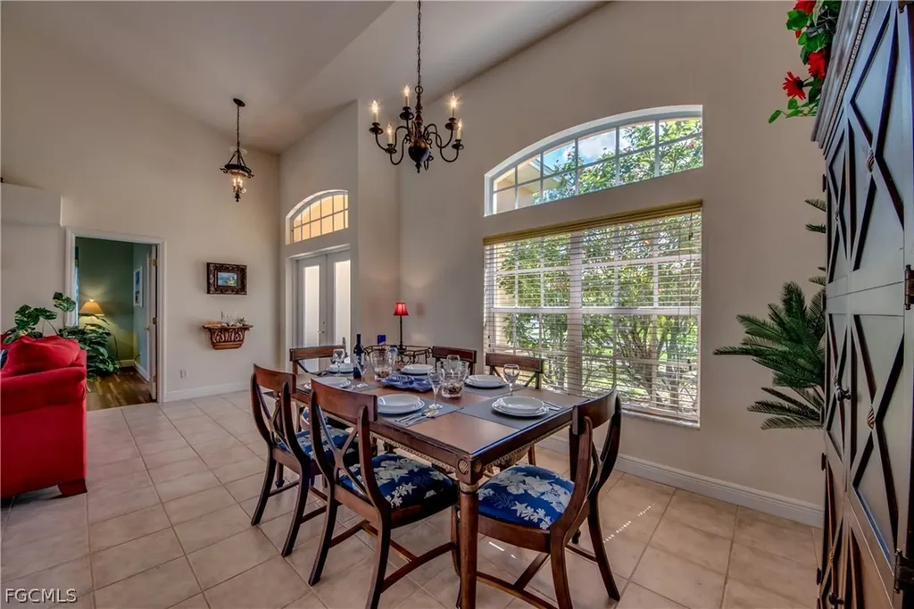 5244 Willow Court Cape Coral FL 33904